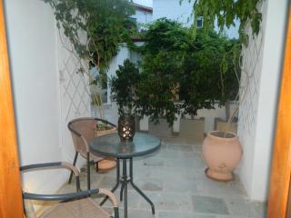 Perakis Apartments - Hydra - 2