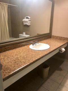 American Inn North Kansas City - 5