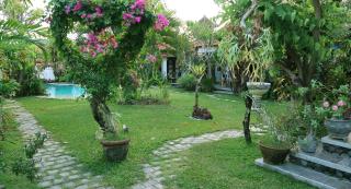 Villa Shantitara Bungalows - Sanur - 4