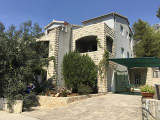 Apartments with a parking space Ivan Dolac, Hvar - 15784 - Ivan Dolac - 2