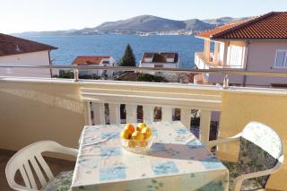 Apartments by the sea Okrug Gornji, Ciovo - 15851 - 3