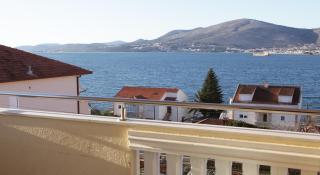 Apartments by the sea Okrug Gornji, Ciovo - 15851 - 1