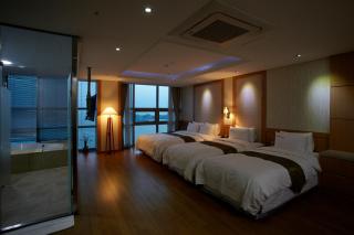 Benikea Hotel Yeosu - Yeosu - 3