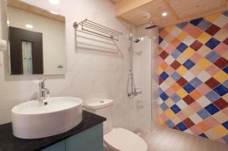 Amir B&B train station & elevator with parking lot - 4