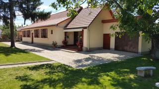 Ilona vendégház Dinnyés - 1