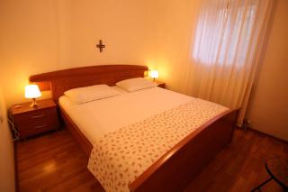 App with a lovely patio - Mali Lošinj - 4