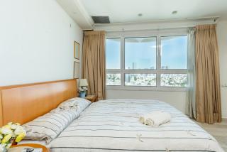 Superb Beachfront Apartments with Shelter by Sea N' Rent - 1