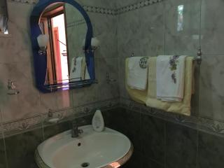 Sara Guesthouse - Berat - 4