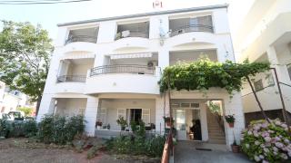 Dinka Guesthouse - Makarska (Macarsca) - 0