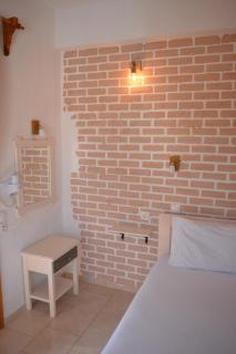 Anna George Studios - Stafylos - 4