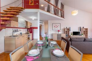 Deluxe Apartment Marina with a private parking - Rijeka - 9