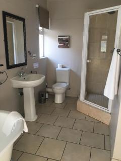 Mount Currie Inn - Kokstad - 1