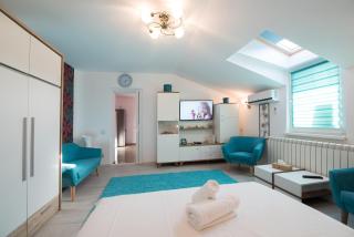 Queen Holiday Apartment - Bucarest - 3