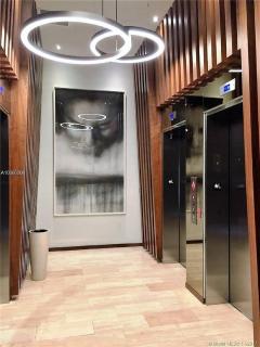 Rent in LYFE Resort - Hollywood - 3