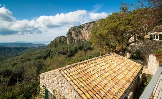 Castelli Olive Press - Acharavi - 1