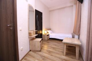 Hotel Traveler - 8