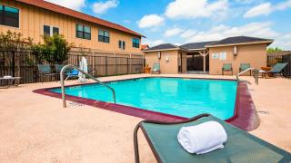 Best Western Plus Carrizo Springs Inn & Suites - Carrizo Springs - 2