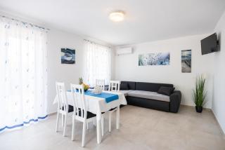 Apartments Dora - Vantačići - 1