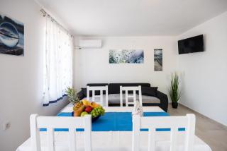 Apartments Dora - Vantačići - 9