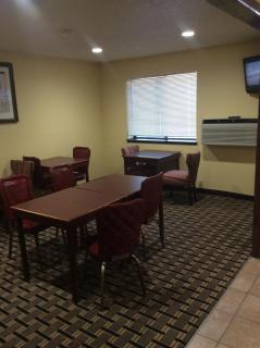 Rodeway Inn - 5