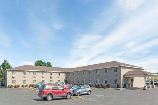 Super 8 by Wyndham Lewiston - 0