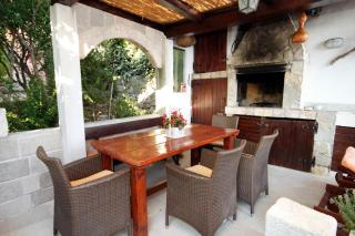 Holiday house with a swimming pool Makarska - 6668 - 2