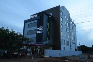 Hotel Smart City Park Inn - Tada - 1