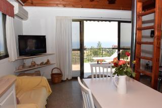 Philip's Holiday House - Neo Chorio - 8