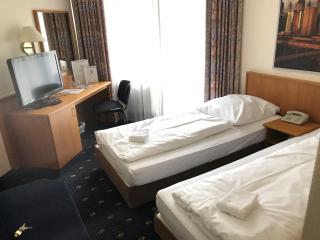 Karaman Group Hotel - Bad Nenndorf - 5