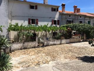 Holiday house Catela - Rakalj - 4