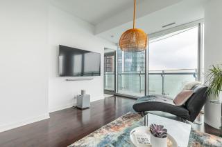 Executive Corner Suite with Panoramic View - Toronto - 8