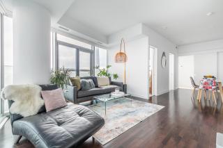 Executive Corner Suite with Panoramic View - Toronto - 9