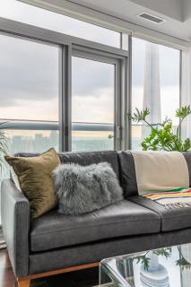 Executive Corner Suite with Panoramic View - Toronto - 6