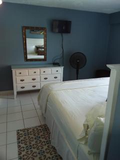 McFarlane's Place - Ocho Rios - 2
