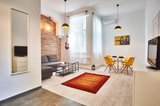 Design Apartment in the City Center with AC - 9