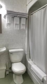 1-Bedroom Cozy #18 by Amazing Property Rentals - Gatineau - 6