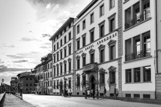 Plaza Hotel Lucchesi - Florence - 9