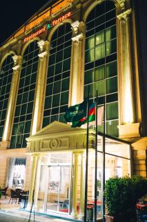 Emerald Suite Hotel - Bakoe - 4