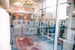 Emerald Suite Hotel - Bakoe - 7