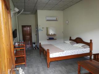 PuengLuang Hotel - Damnoen Saduak - 6