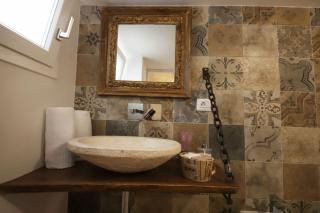 SUITE 52 - 2