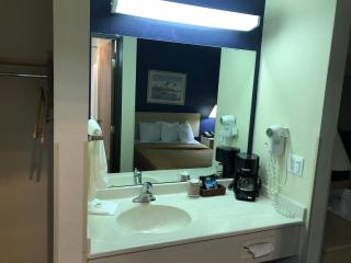 Days Inn by Wyndham Batavia Ohio - 5