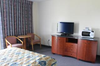 Krystal Penguin Inn - Charlestown - 2