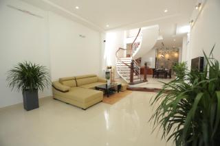 Ben Villa-3' walk to My Khe Beach. - Da Nang - 7