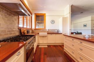 Hanging Tree Wines - Pokolbin - 2