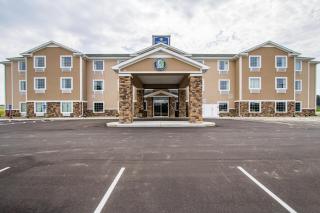 Cobblestone Hotel & Suites - Hutchinson - Hutchinson - 1