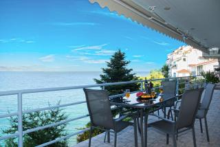 Kiveri Luxurious Seaside Apartment - 0
