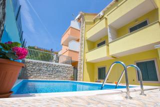 Sunrise Apartments - 0