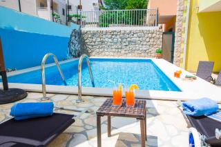 Sunrise Apartments - 1