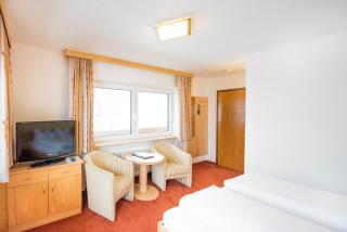 Hotel Garni Waldhof - Wohlfühlen am Lech - Stanzach - 4